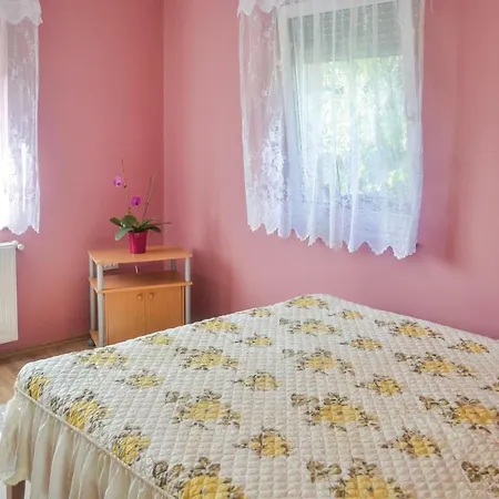 Apartman Two-bedroom In Balatonfenyves